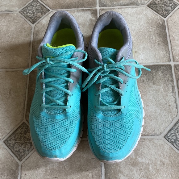 c9 running shoes